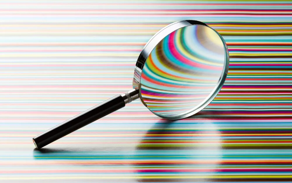 深視力検査とは?プロドライバーに必須の視機能テスト