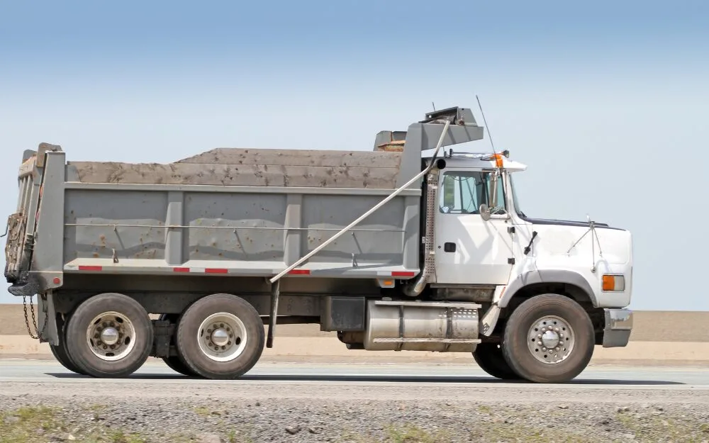 ダンプ運転手への転職を考えるなら